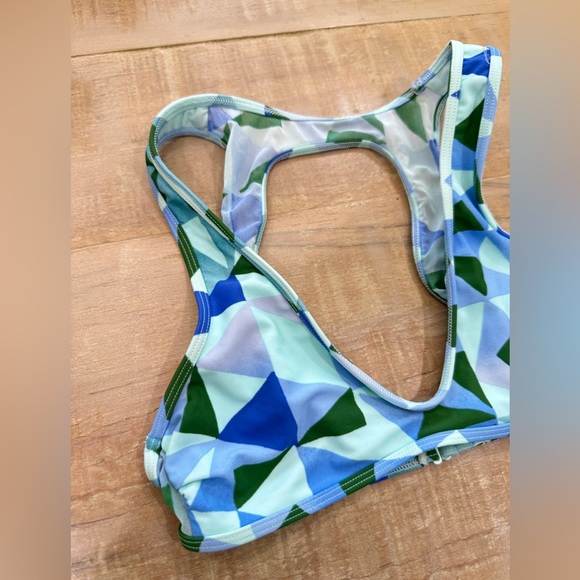 AERIE Scoop Green geometric triangle bikini top - Picture 3 of 6
